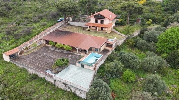 casa indipendente in vendita a Formia