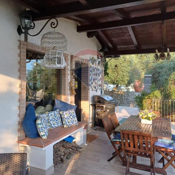 casa indipendente in vendita a Formia in zona Marànola