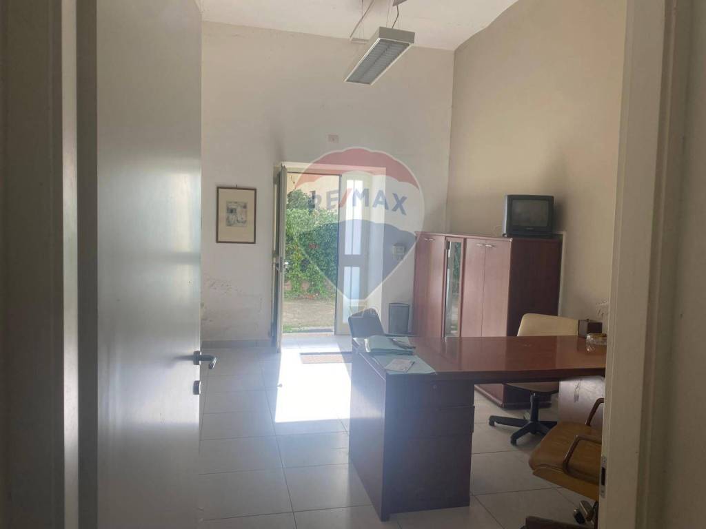 locale commerciale in vendita a Formia