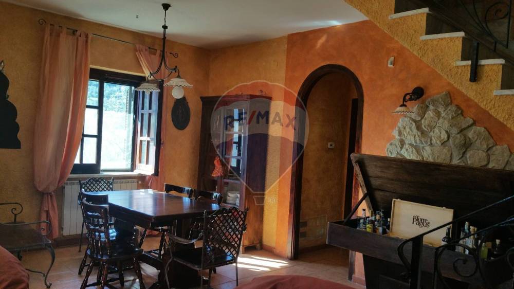 casa indipendente in vendita a Formia in zona Marànola
