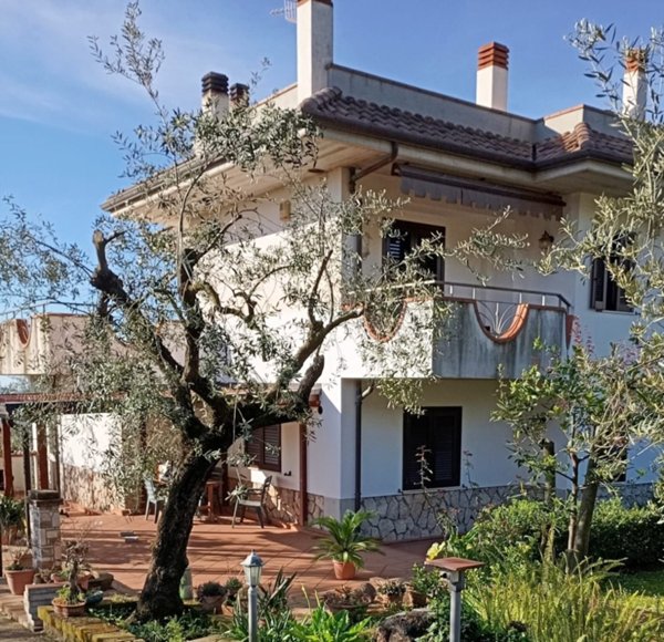 casa indipendente in vendita a Formia in zona Trivio