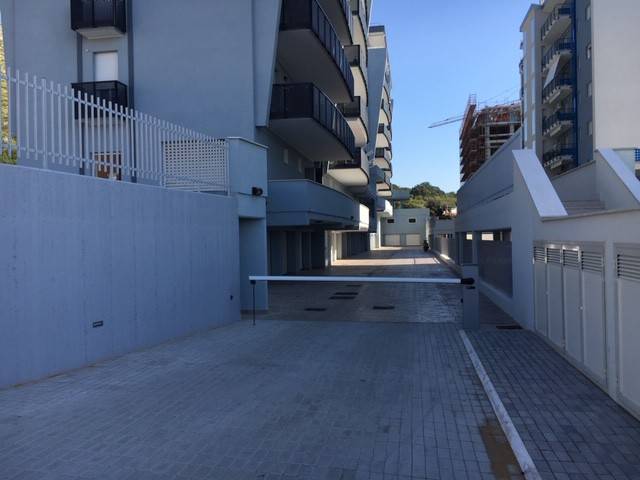 locale commerciale in vendita a Formia