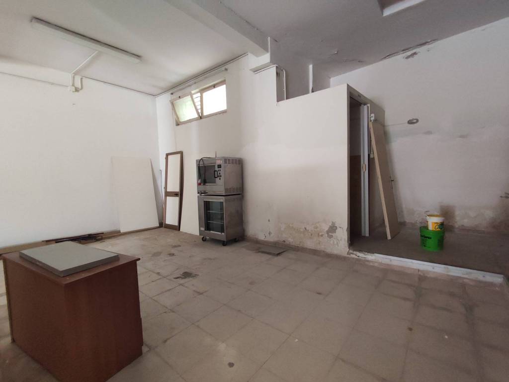 negozio in vendita a Formia