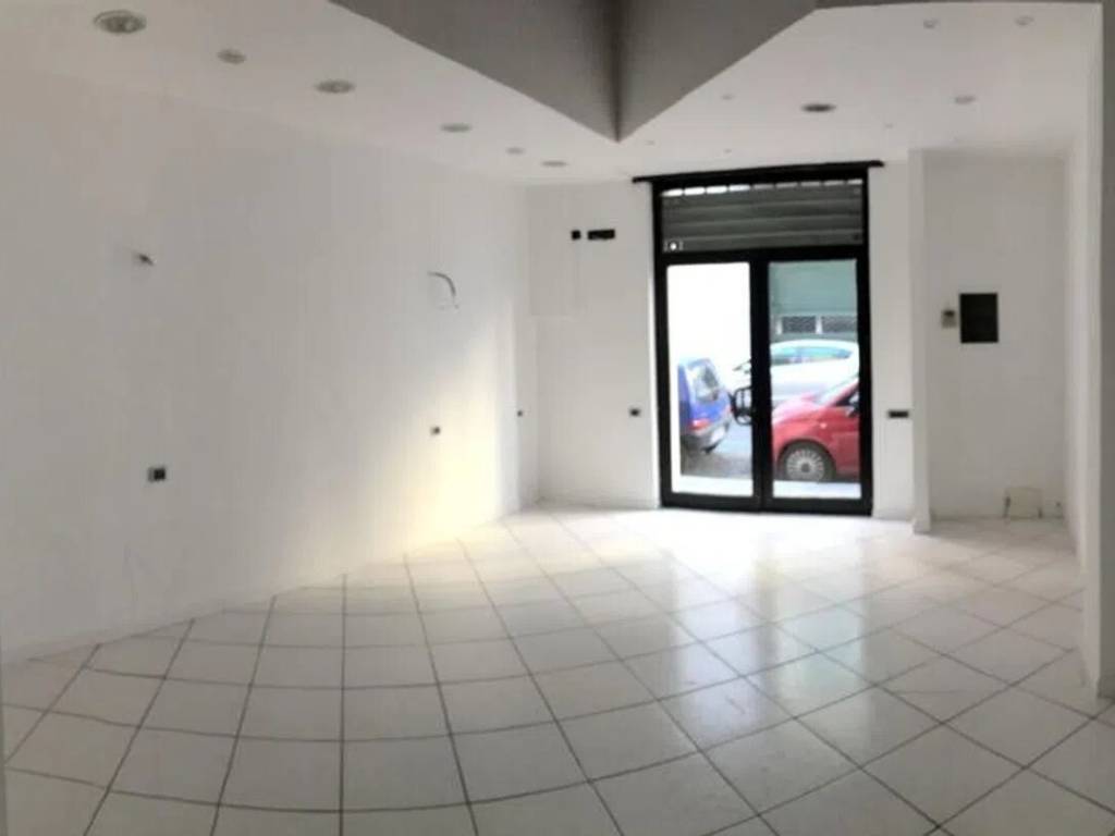 negozio in vendita a Formia