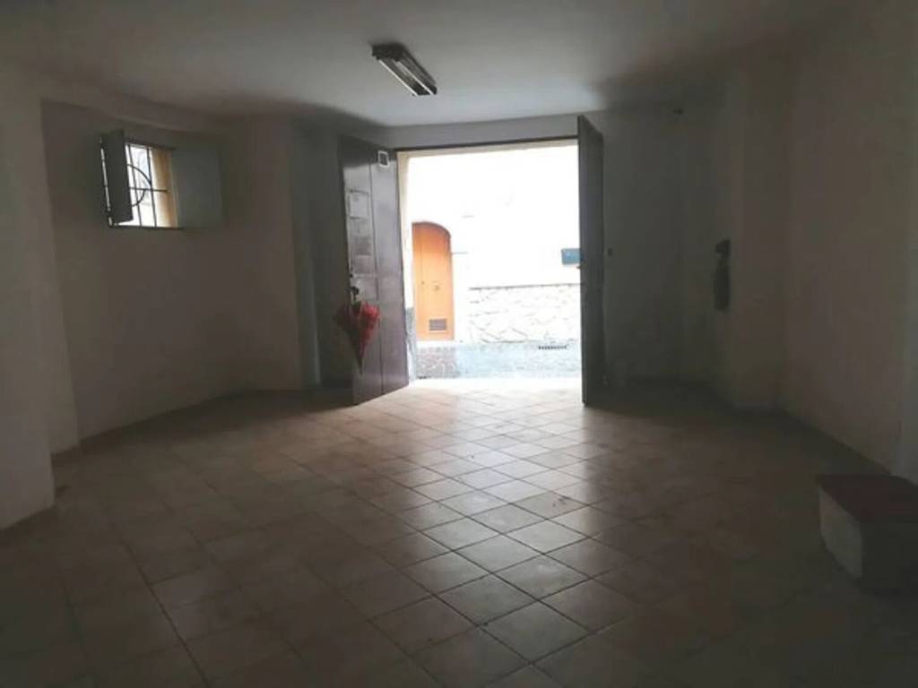 negozio in vendita a Formia