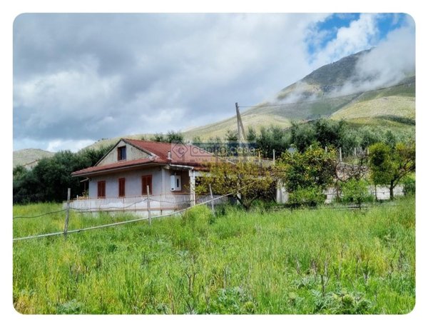 casa indipendente in vendita a Formia