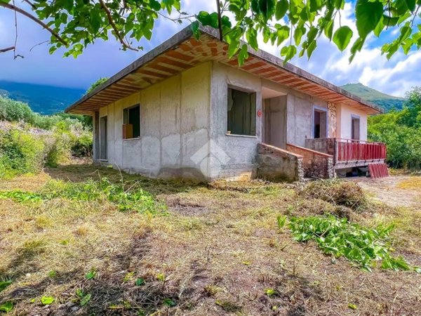 casa indipendente in vendita a Formia in zona Marànola