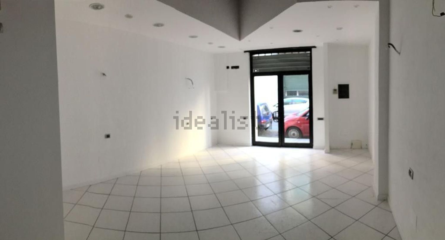 locale commerciale in vendita a Formia