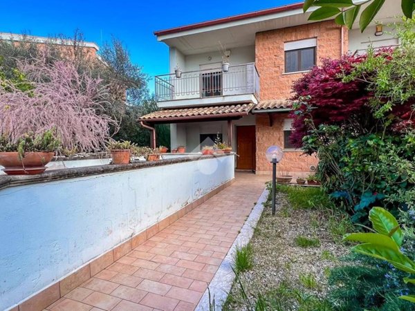 casa indipendente in vendita a Formia in zona Penitro