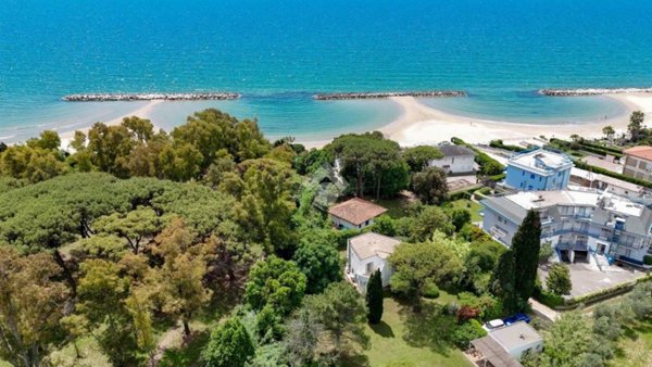 casa indipendente in vendita a Formia