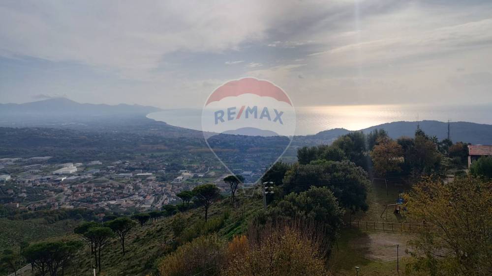 appartamento in vendita a Formia in zona Castellonorato