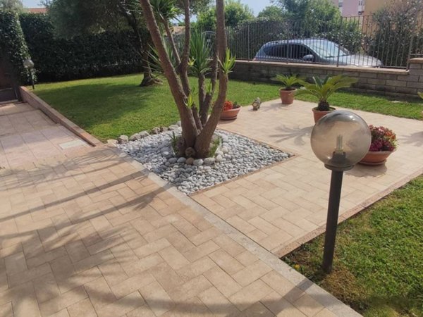 casa indipendente in vendita a Formia in zona Penitro