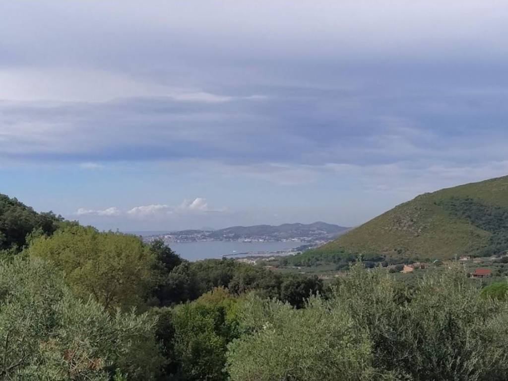 casa indipendente in vendita a Formia in zona Castellonorato