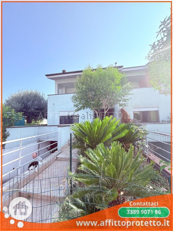 casa indipendente in vendita a Formia in zona Penitro