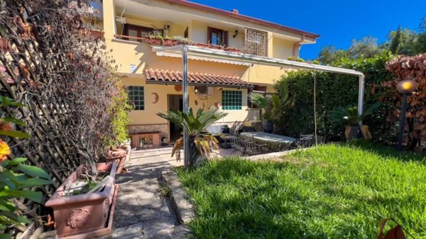 casa indipendente in vendita a Formia