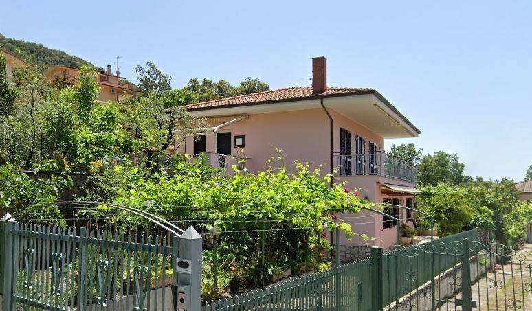 casa indipendente in vendita a Formia in zona Marànola