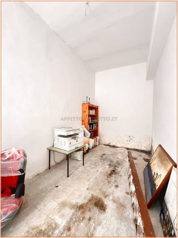 locale di sgombero in vendita a Formia