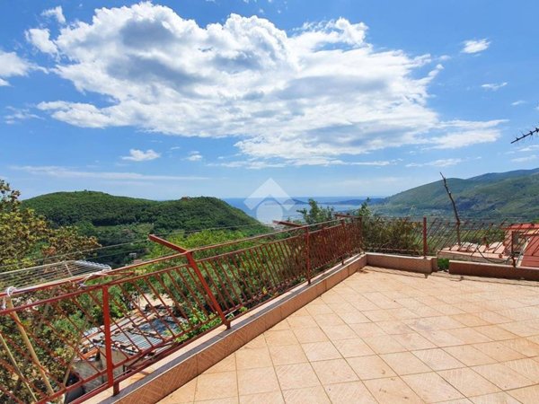 casa indipendente in vendita a Formia in zona Marànola