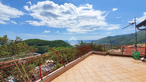 casa indipendente in vendita a Formia in zona Marànola