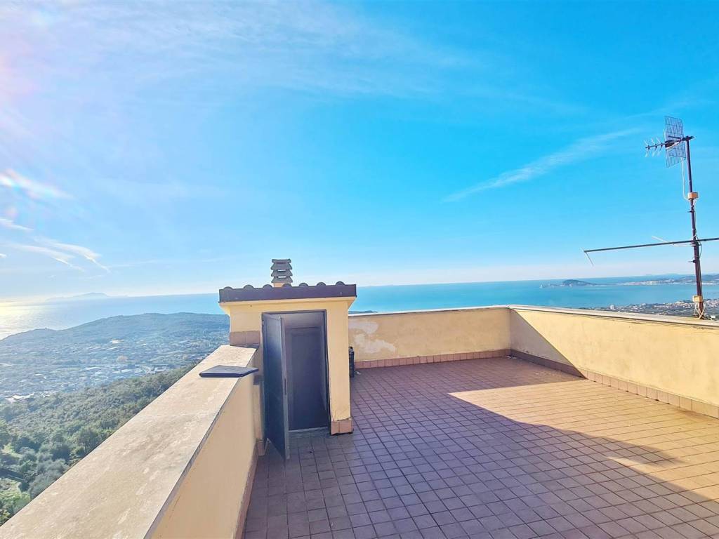 casa indipendente in vendita a Formia in zona Castellonorato