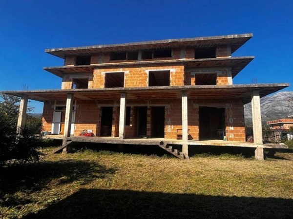 casa indipendente in vendita a Formia