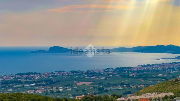 appartamento in vendita a Formia in zona Castellonorato
