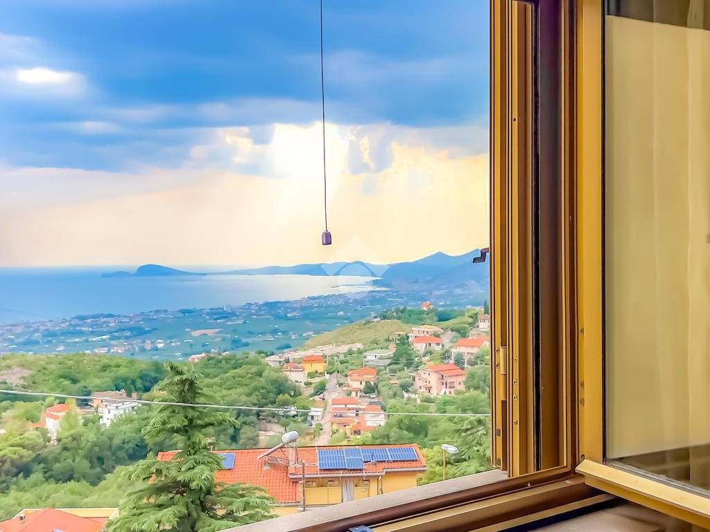 appartamento in vendita a Formia in zona Castellonorato