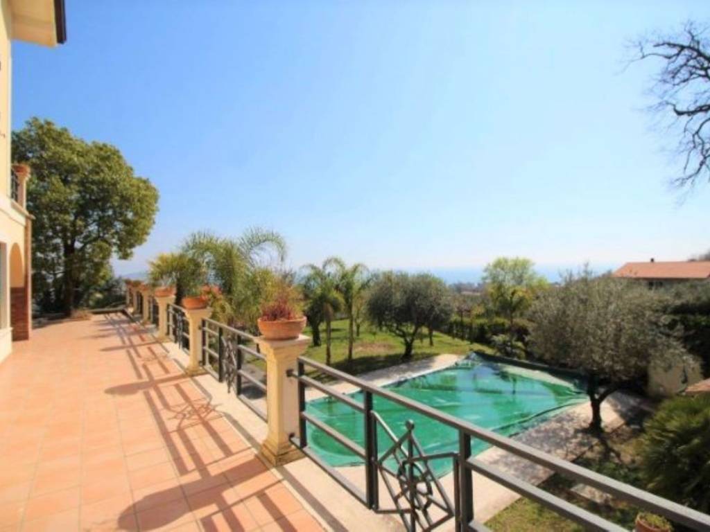 casa indipendente in vendita a Formia