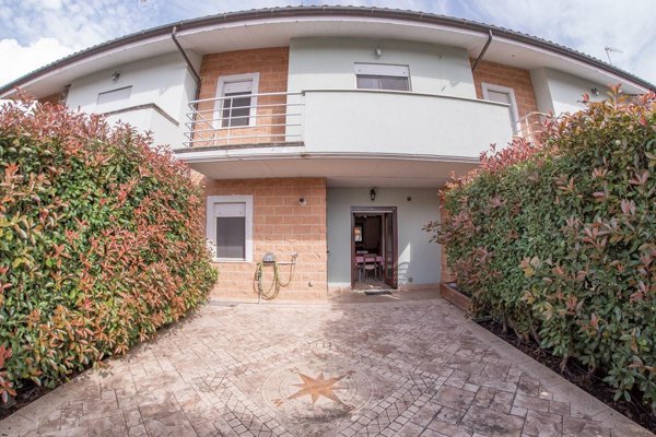 casa indipendente in vendita a Formia