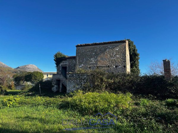 casa indipendente in vendita a Formia in zona Penitro
