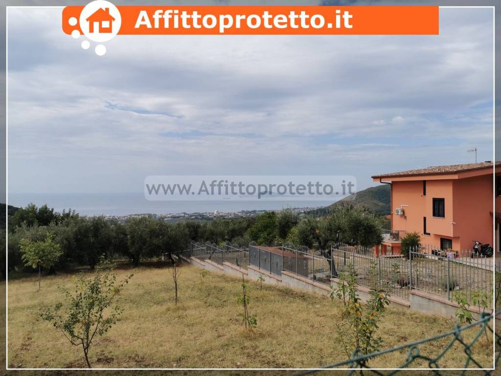casa indipendente in vendita a Formia in zona Castellonorato