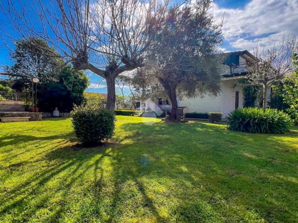 casa indipendente in vendita a Formia