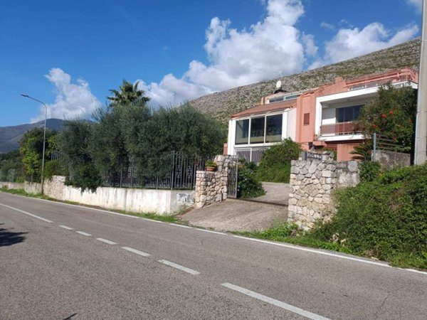 casa indipendente in vendita a Formia