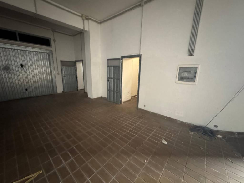 locale commerciale in vendita a Formia