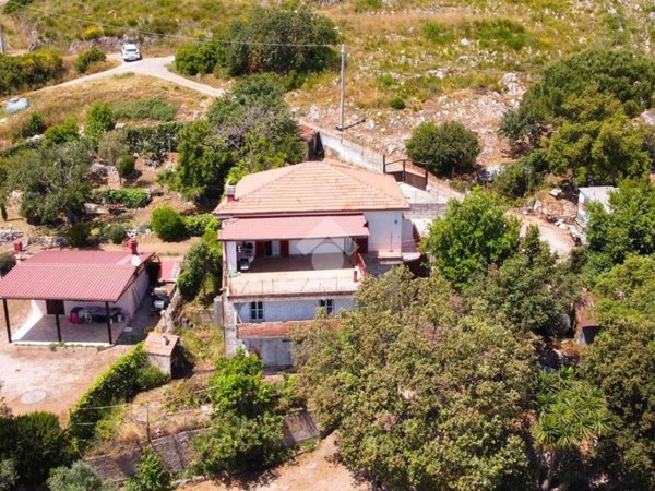 casa indipendente in vendita a Formia in zona Marànola