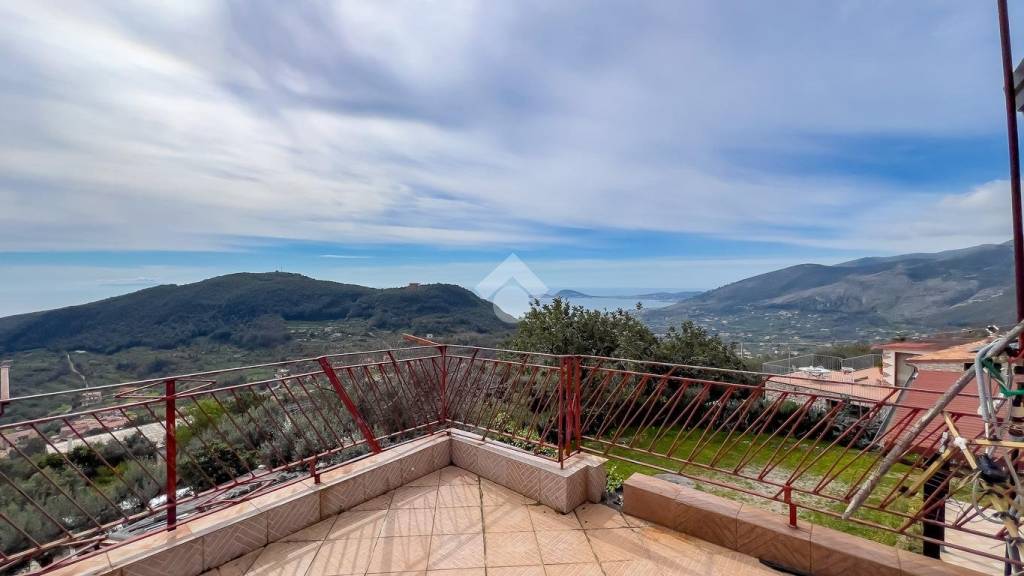 casa indipendente in vendita a Formia in zona Marànola