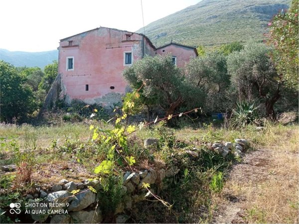 casale in vendita a Formia in zona Castellonorato