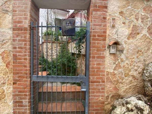 casa indipendente in vendita a Formia in zona Trivio