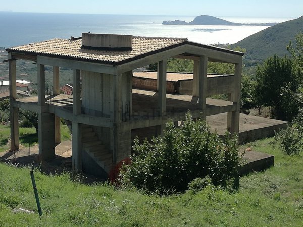 casa indipendente in vendita a Formia in zona Castellonorato
