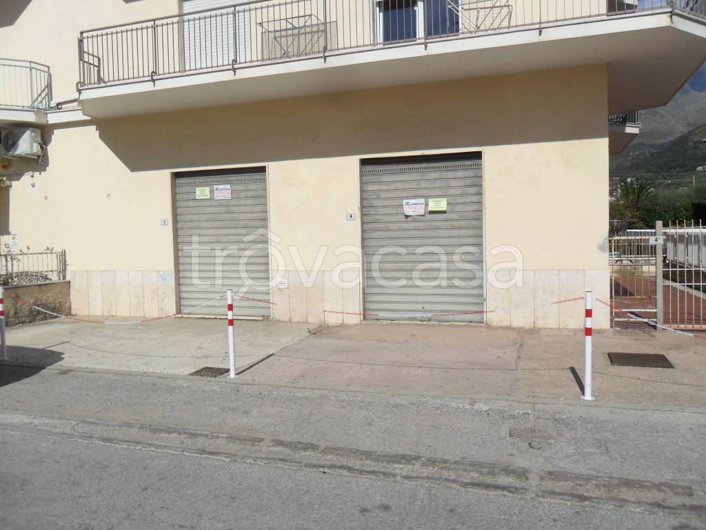 locale commerciale in vendita a Formia in zona Acquatraversa