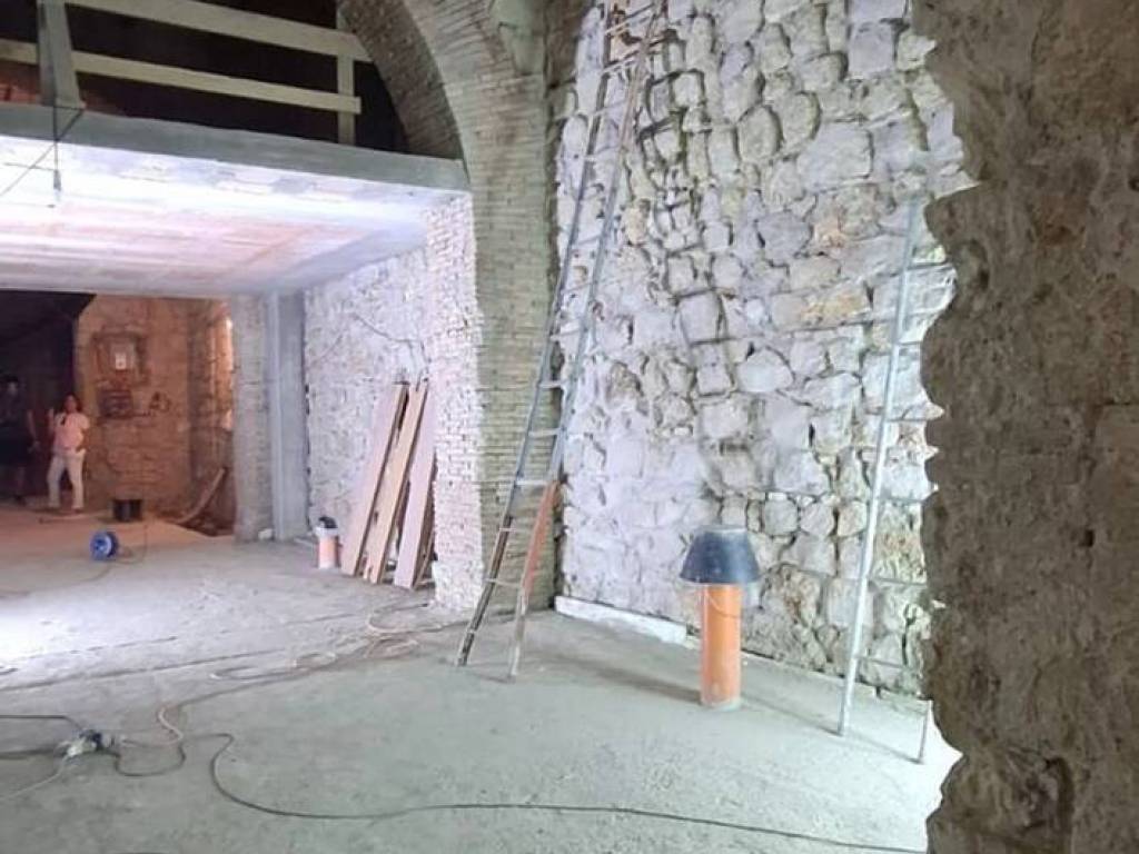 negozio in vendita a Formia