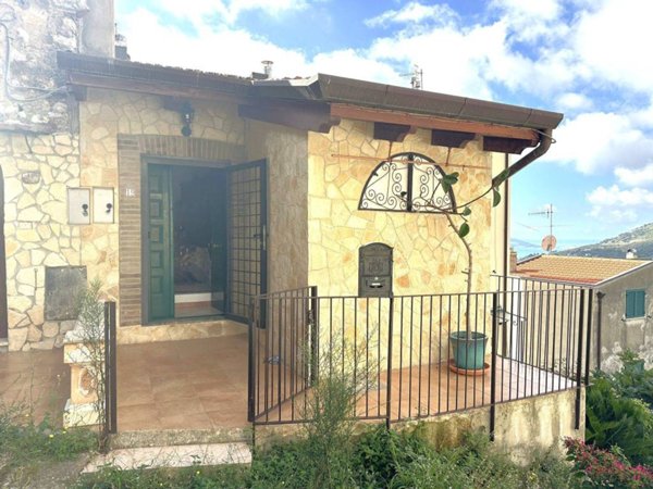 appartamento in vendita a Formia in zona Marànola