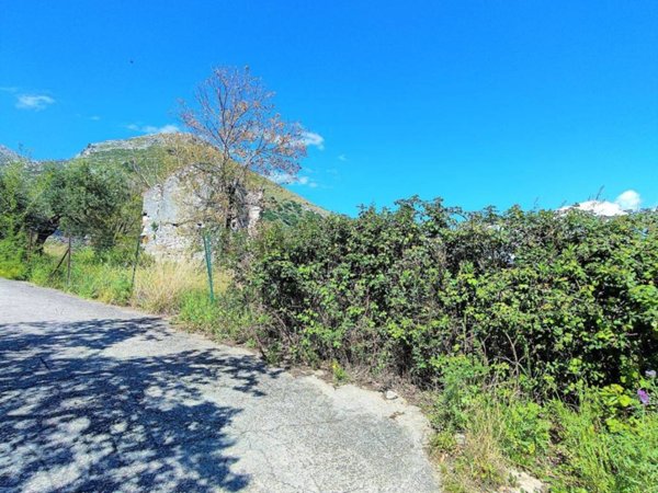 casa indipendente in vendita a Formia in zona Penitro