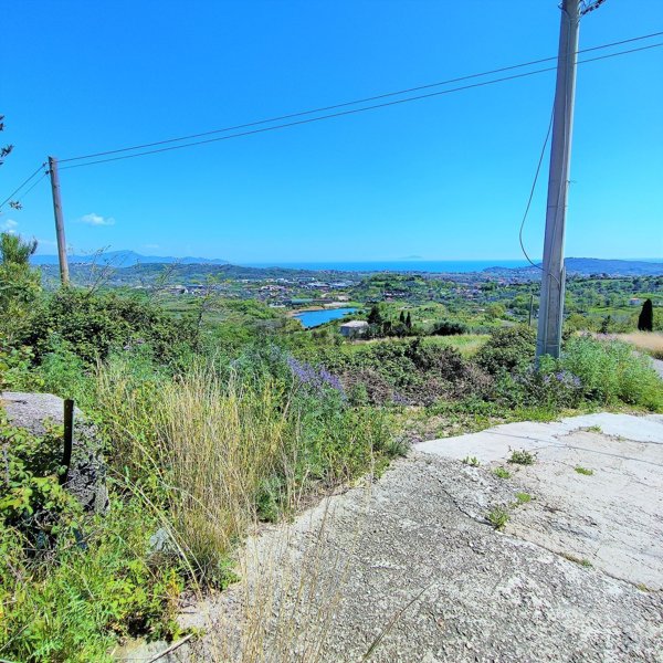 quadrivano in vendita a Formia