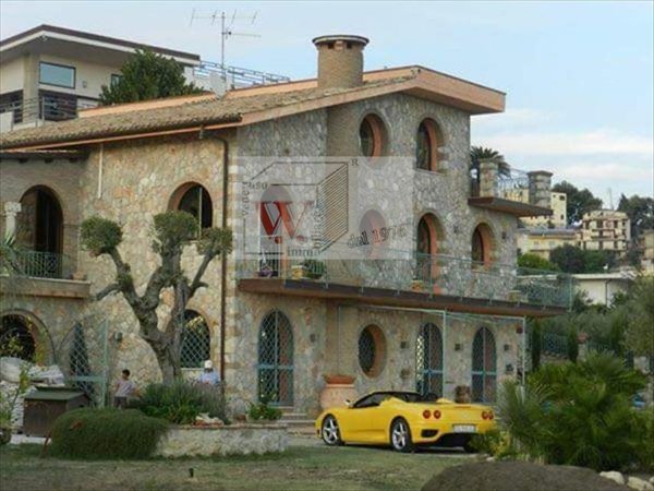 casa indipendente in vendita a Formia in zona Trivio