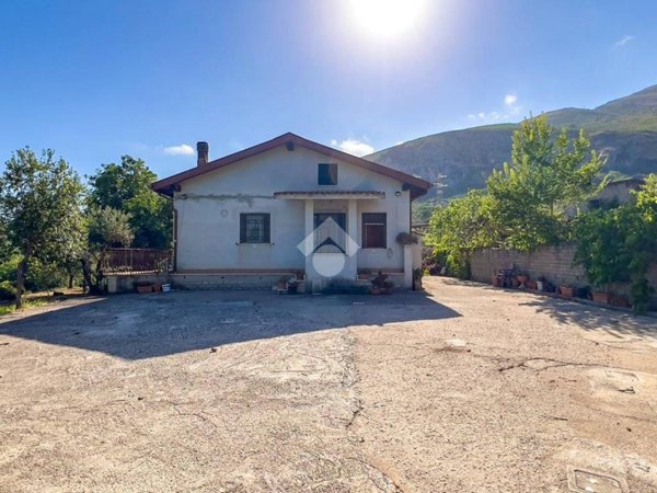 casa indipendente in vendita a Formia