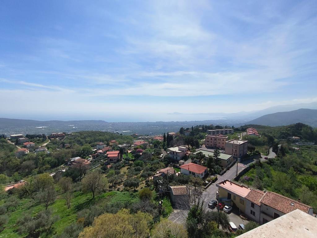 appartamento in vendita a Formia in zona Castellonorato