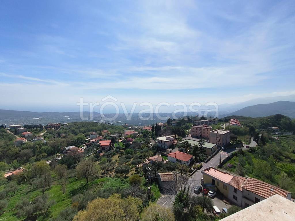 appartamento in vendita a Formia in zona Castellonorato