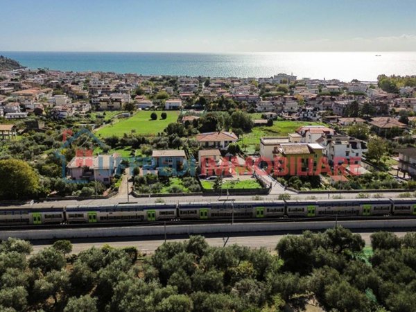 casa indipendente in vendita a Formia