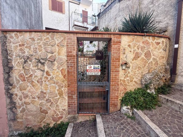 casa indipendente in vendita a Formia in zona Trivio